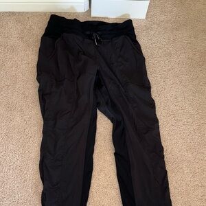 Lululemon joggers size 4! Great condition